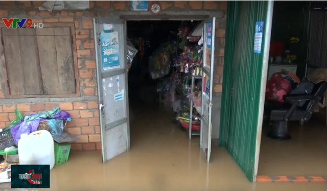 Hơn 300 ngôi nhà bị ngập nước do bão số 6 ở Đăk Lăk - Ảnh 1.
