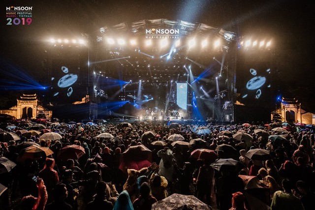 Monsoon Music Festival 2019 khai màn với cơn mưa nóng - Ảnh 1.