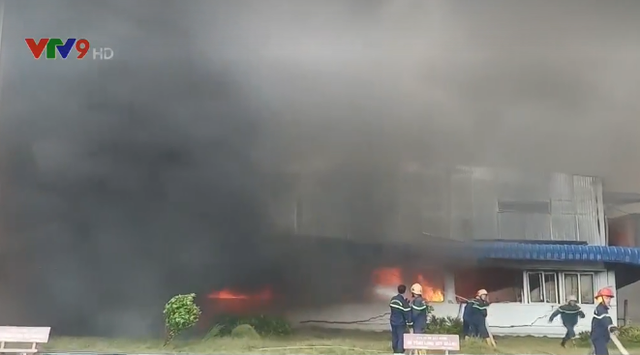 Cháy xưởng may tại Sóc Trăng, thiệt hại ước gần 180 tỷ đồng - Ảnh 1.