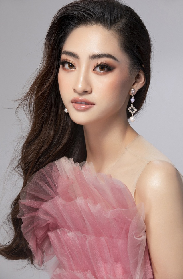 Lương Thùy Linh diện đầm hồng ấn tượng chào sân Miss World 2019 - Ảnh 9.