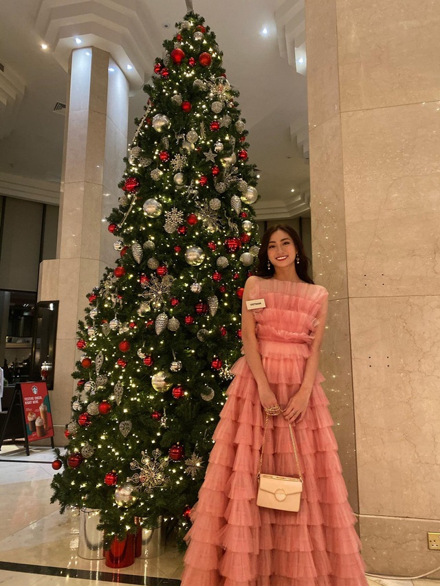 Lương Thùy Linh diện đầm hồng ấn tượng chào sân Miss World 2019 - Ảnh 7.