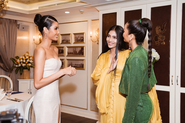 Hoàng Thùy học hỏi HHen Niê, Trương Thị May trước ngày lên đường tham dự Miss Universe 2019 - Ảnh 2.