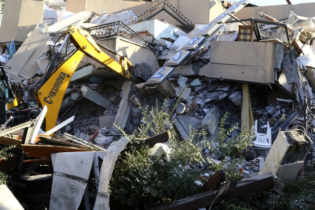 Albania rung chuyển bởi động đất, ít nhất 6 người thiệt mạng - Ảnh 11.