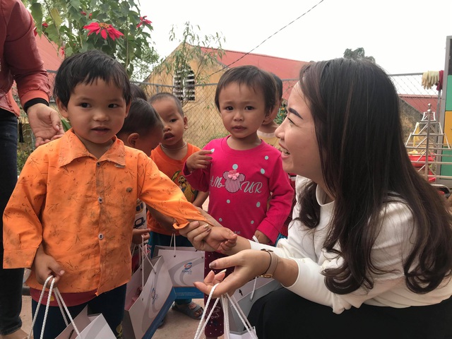 Xây tặng phòng học cho trẻ em mầm non dân tộc Nùng, tỉnh Lạng Sơn - Ảnh 6.
