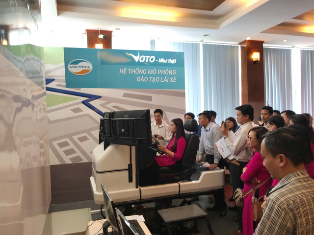 Lần đầu tiên Việt Nam có hệ thống mô phỏng đào tạo lái xe ô tô chuẩn quốc tế - Ảnh 1.
