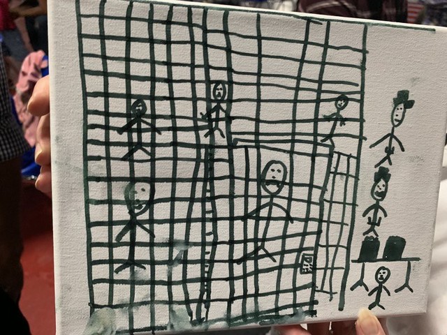 Những bức vẽ ám ảnh của trẻ em tị nạn ở biên giới nước Mỹ - Ảnh 3.