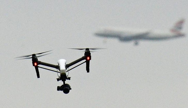 Từ 30/11, điều khiển drone không đăng ký ở Anh sẽ bị phạt 1.000 Bảng - Ảnh 1.