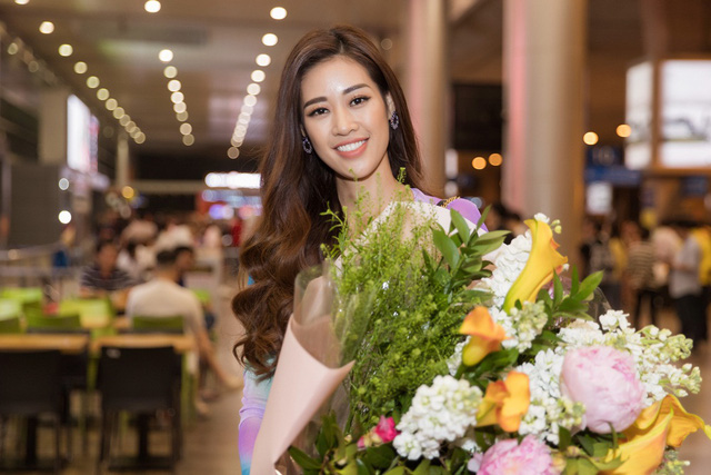 Hoàng Thùy diện áo dài trong ngày trở về sau khi lọt Top 20 Miss Universe 2019 - Ảnh 2.