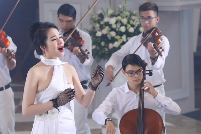 Sao Mai Phạm Thuỳ Dung “tạm biệt” 2019 bằng CD đầu tay Moon - Ảnh 1.
