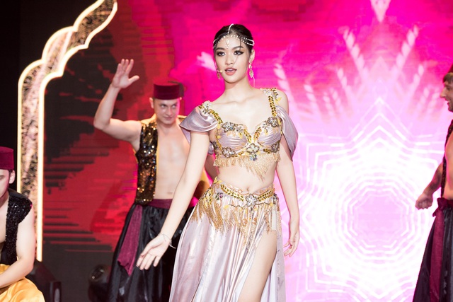 Á hậu Kiều Loan trình diễn như ca sĩ thực thụ trên sân khấu Dubai - Ảnh 7.