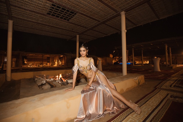 Á hậu Kiều Loan trình diễn như ca sĩ thực thụ trên sân khấu Dubai - Ảnh 10.