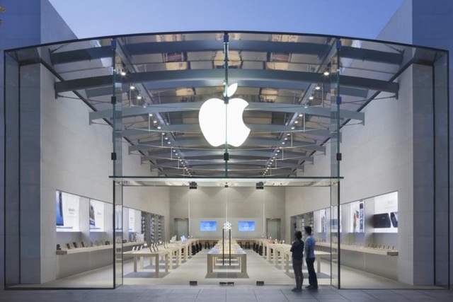 Dân Nhật ùn ùn xếp hàng trong ngày Apple Store khai trương - Ảnh 4.