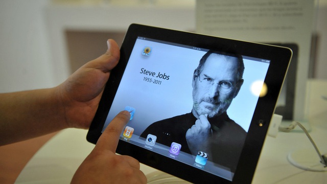 Nụ cười xấu xa của Steve Jobs và lịch sử chiếc iPad - Ảnh 1.