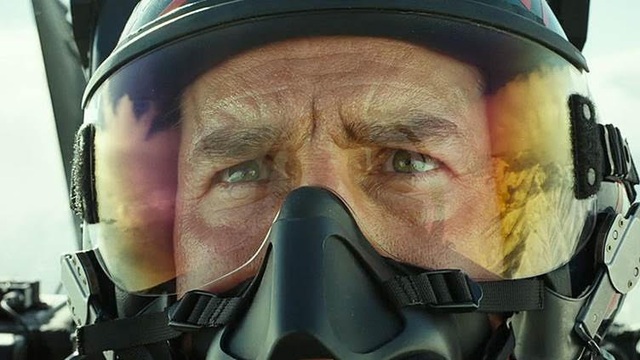 Tom Cruise “bay lượn” ngoạn mục trong trailer chính thức của Phi công siêu đẳng Maverick - Ảnh 2.