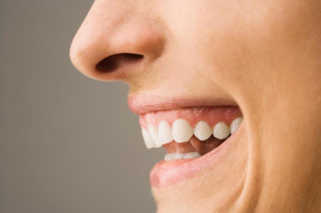 Nhận biết tình trạng sức khỏe qua các dấu hiệu của miệng - Ảnh 10.