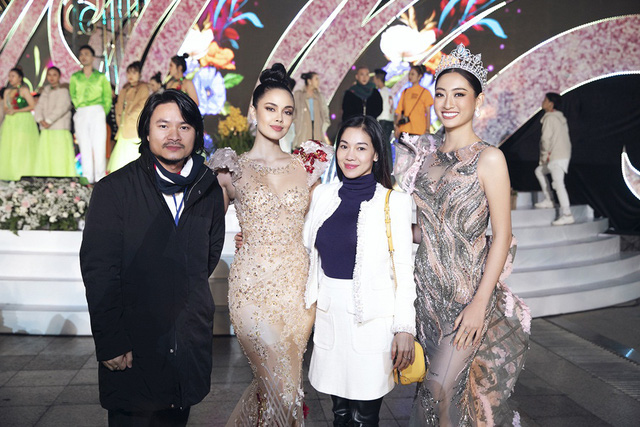 Lương Thùy Linh, Hoa hậu Thế giới Megan Young rạng rỡ tại Fesstival Hoa Đà Lạt 2019 - Ảnh 9.