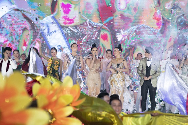 Lương Thùy Linh, Hoa hậu Thế giới Megan Young rạng rỡ tại Fesstival Hoa Đà Lạt 2019 - Ảnh 5.
