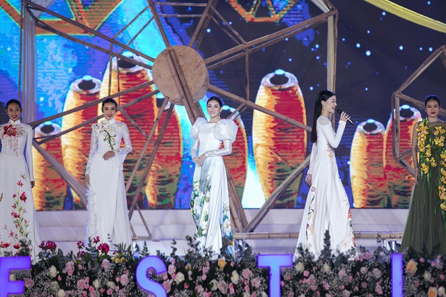 Á hậu Kiều Loan bất ngờ làm ca sĩ trên sóng truyền hình - Ảnh 6.
