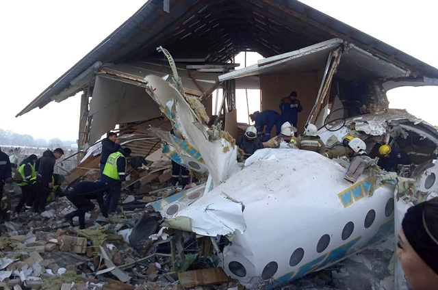 Tai nạn máy bay ở Kazakhstan: Số nạn nhân thiệt mạng tăng lên 12 người - Ảnh 3.