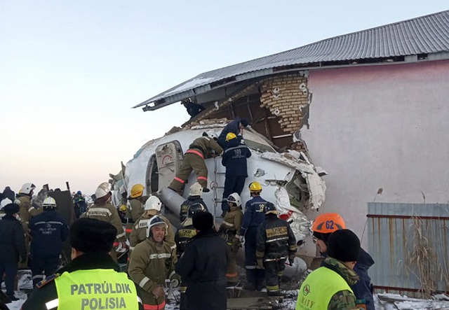 Tai nạn máy bay ở Kazakhstan: Số nạn nhân thiệt mạng tăng lên 12 người - Ảnh 4.