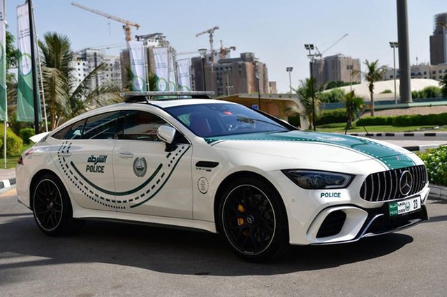 Cảnh sát Dubai được trang bị sedan hiệu suất cao AMG GT 63 S 4Matic+ - Ảnh 4.