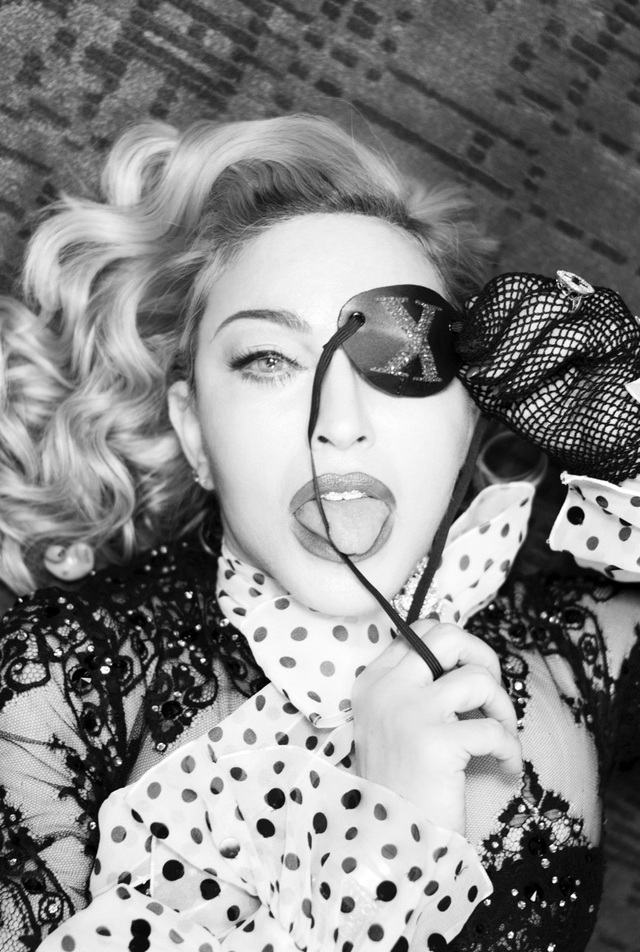 Madonna gây choáng váng vì quá trẻ - Ảnh 1.