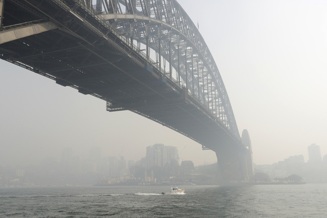 Thành phố Sydney, Australia chìm trong khói bụi - Ảnh 1.