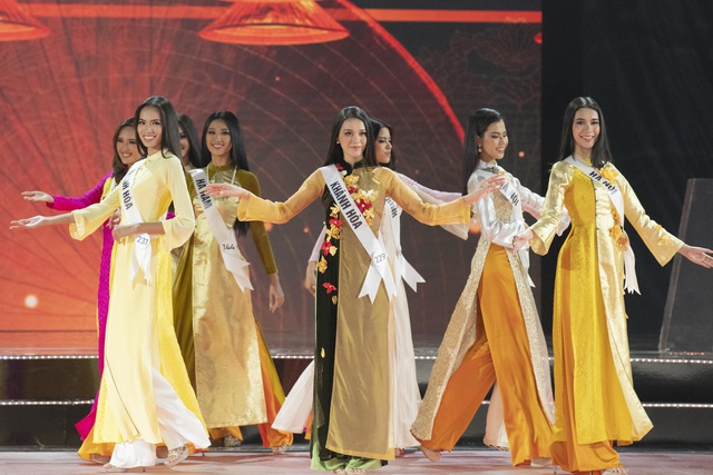 Top 45 trình diễn áo dài đẹp hớp hồn tại Bán kết Hoa hậu Hoàn vũ Việt Nam 2019 - Ảnh 1.