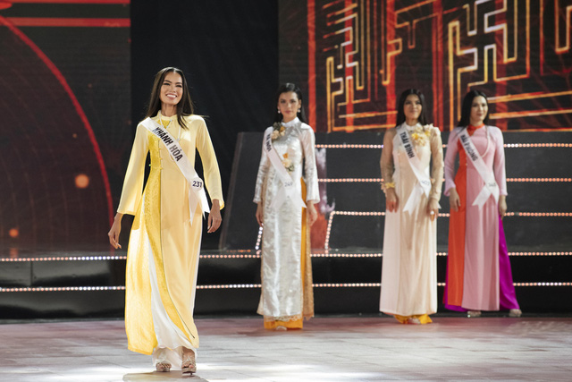 Top 45 trình diễn áo dài đẹp hớp hồn tại Bán kết Hoa hậu Hoàn vũ Việt Nam 2019 - Ảnh 9.