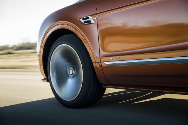 Ngắm chiếc SUV nhanh nhất thế giới - Bentley Bentayga Spreed - Ảnh 6.