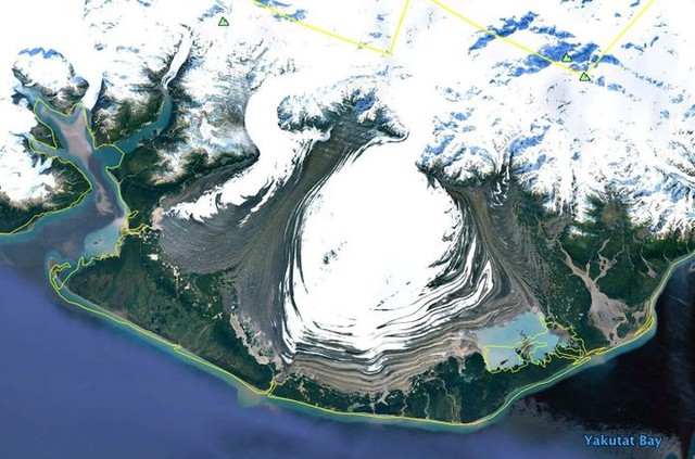 Bất ngờ với những bức ảnh thú vị tìm được trên Google Earth - Ảnh 6.