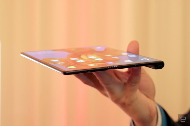 Cận cảnh chiếc smartphone màn hình gập Huawei Mate X - Ảnh 2.