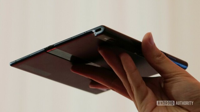 Cận cảnh chiếc smartphone màn hình gập Huawei Mate X - Ảnh 3.