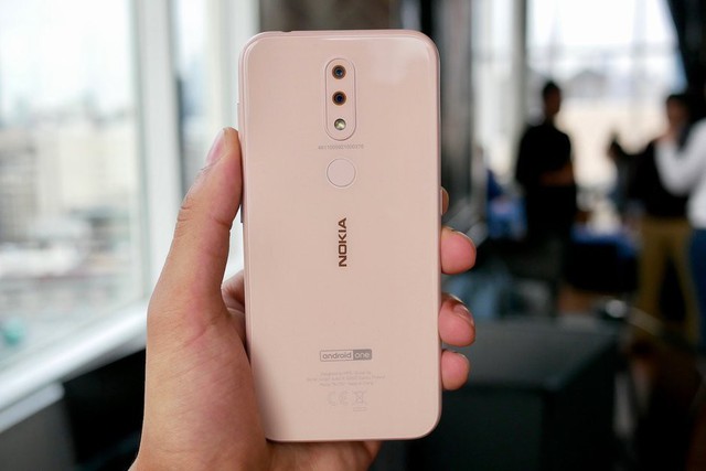 Chiêm ngưỡng 3 smartphone siêu rẻ và 1 cục gạch mới của Nokia - Ảnh 2.