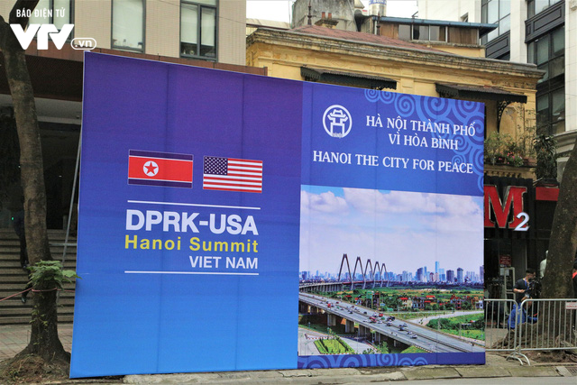 Đường phố Hà Nội khoác áo mới chào mừng Hội nghị Thượng đỉnh Mỹ - Triều lần 2 - Ảnh 13.