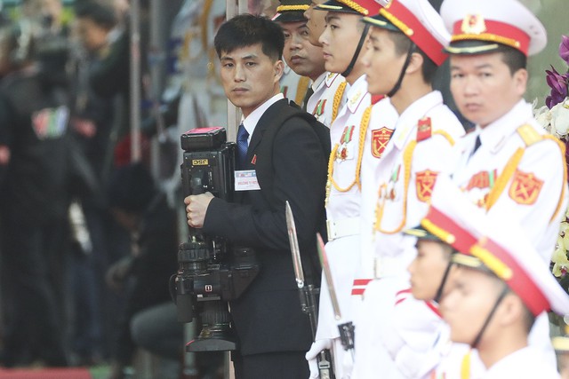 Vẻ soái ca của phóng viên Triều Tiên tại Thượng đỉnh Mỹ - Triều lần 2 - Ảnh 5.