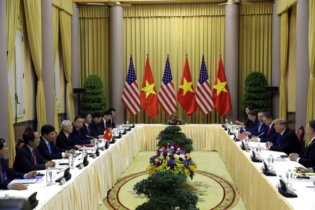 VIDEO Tổng thống Mỹ Donald Trump tới Phủ Chủ tịch hội đàm với Tổng Bí thư, Chủ tịch nước Nguyễn Phú Trọng - Ảnh 2.