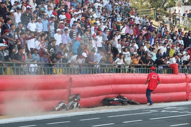 Kịch tính giải đua moto toàn quốc tranh cúp Quốc gia 2019 - Ảnh 3.