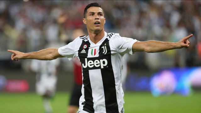 Top 10 tiền đạo xuất sắc nhất thế giới: Ronaldo ngạo nghễ ngôi đầu - Ảnh 1.