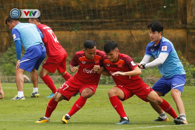 U23 Việt Nam tập luyện thiếu quân, thầy Park đau đầu về nhân sự - Ảnh 5.