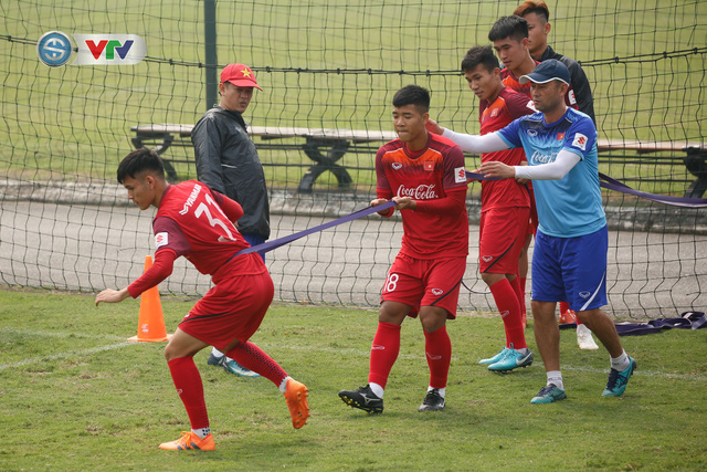 HLV Park Hang Seo giao bài tập thể lực siêu nặng cho U23 Việt Nam - Ảnh 3.