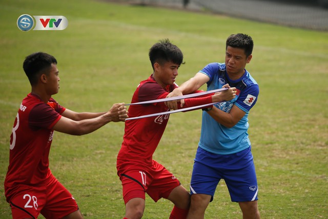 HLV Park Hang Seo giao bài tập thể lực siêu nặng cho U23 Việt Nam - Ảnh 13.