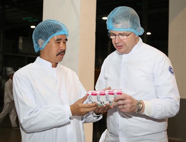 Đại sứ quán Mỹ tới thăm và làm việc với Vinamilk tại nhà máy Sữa Nghệ An - Ảnh 5.