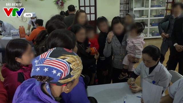 Lấy máu xét nghiệm sán lợn cho gần 1.000 trẻ ngay tại Bắc Ninh - Ảnh 1.