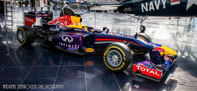 Câu chuyện thú vị sau cách đặt tên những chiếc xe F1 của Sebastien Vettel - Ảnh 1.