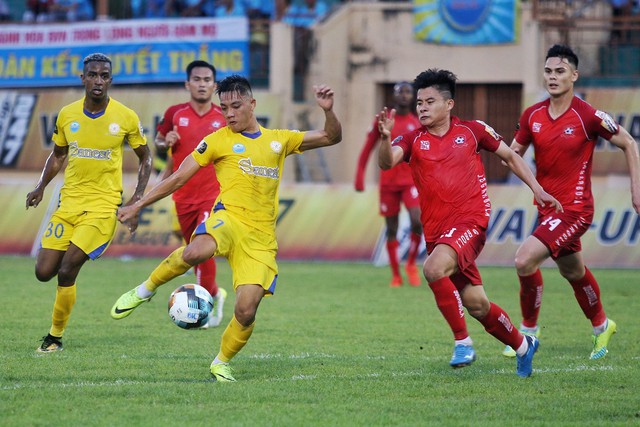 Kết quả, BXH vòng 3 Giải bóng đá VĐQG Wake Up 247-2019 ngày 5/3: CLB TP Hồ Chí Minh giữ vững ngôi đầu - Ảnh 3.