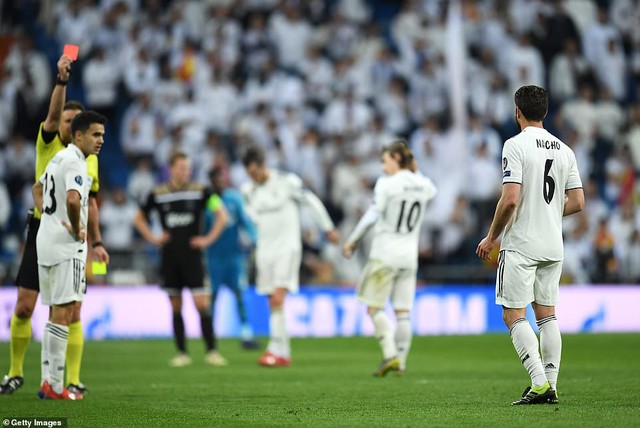 CĐV Real Madrid buông lời thậm tệ sau thảm bại trước Ajax - Ảnh 1.