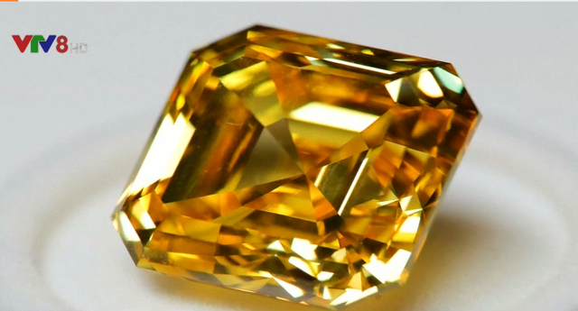 Khai thác viên kim cương khủng gần 100 carat tại Nga - Ảnh 1.