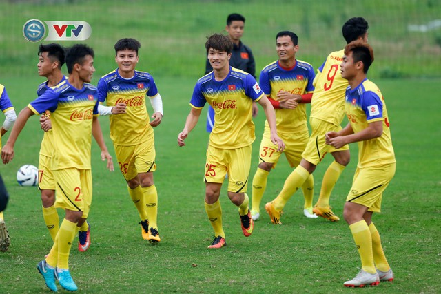 ẢNH: Chưa đủ quân số, ĐT U23 Việt Nam vẫn tích cực tập luyện - Ảnh 1.