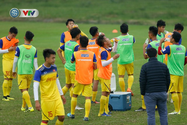 ẢNH: Chưa đủ quân số, ĐT U23 Việt Nam vẫn tích cực tập luyện - Ảnh 16.